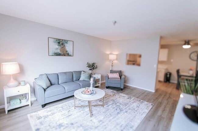 Interior Photo - Lincoln Woods