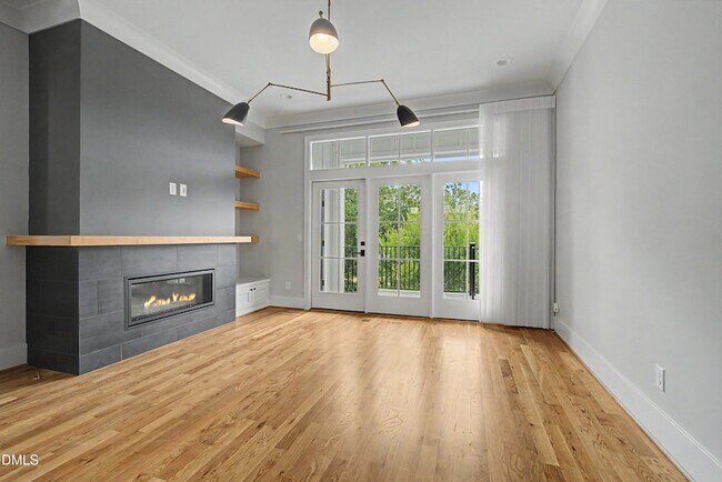 Building Photo - 163 E Park St