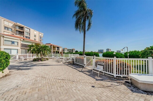 Building Photo - 6104 Palma Del Mar Blvd S