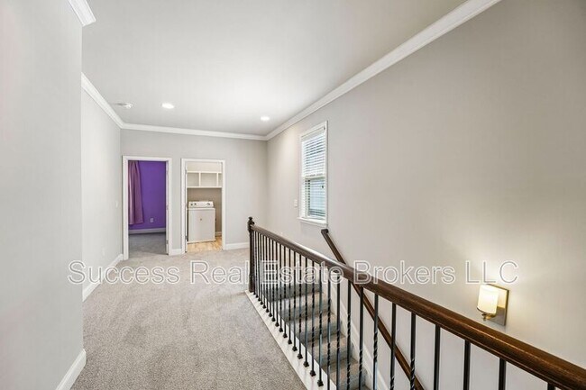 Building Photo - 1231 Ridenour Ln