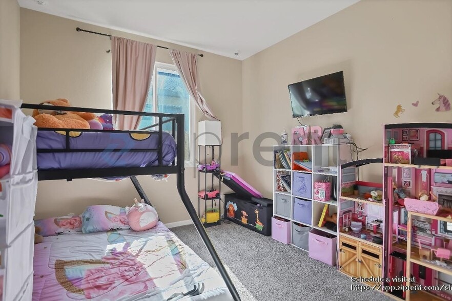 Building Photo - 1104 Greenbrier Dr