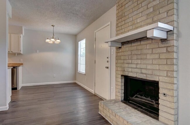 Building Photo - 410 Vista W Ct