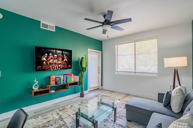 Building Photo - 6610 N 93rd Ave