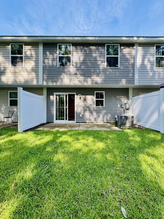 Building Photo - 247 Christiana Ln
