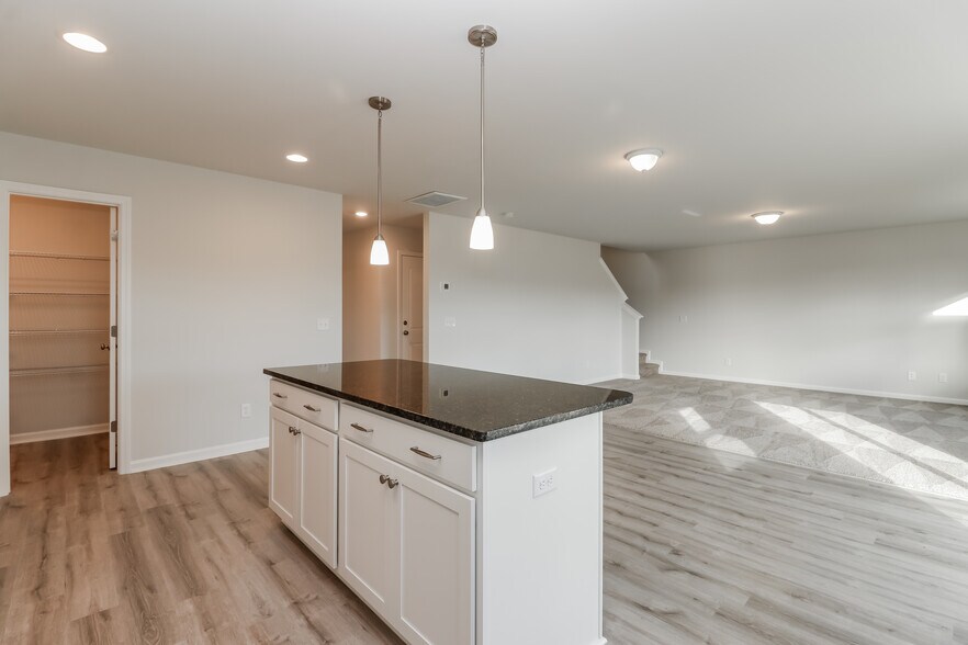 Building Photo - 427 Tondee Wy