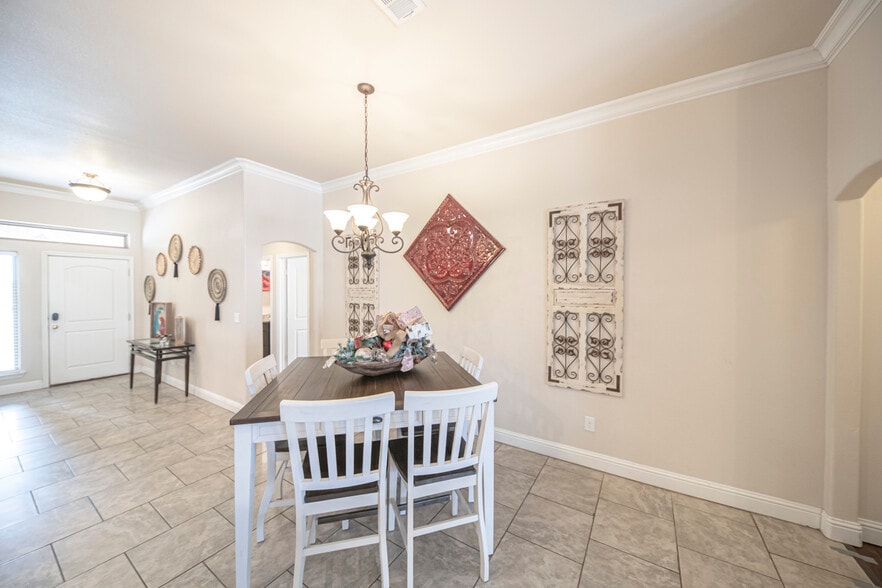 Building Photo - 6922 Ranch Hand Dr