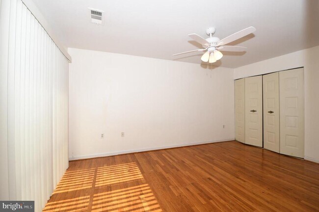 Building Photo - 8147 Inverness Ridge Rd