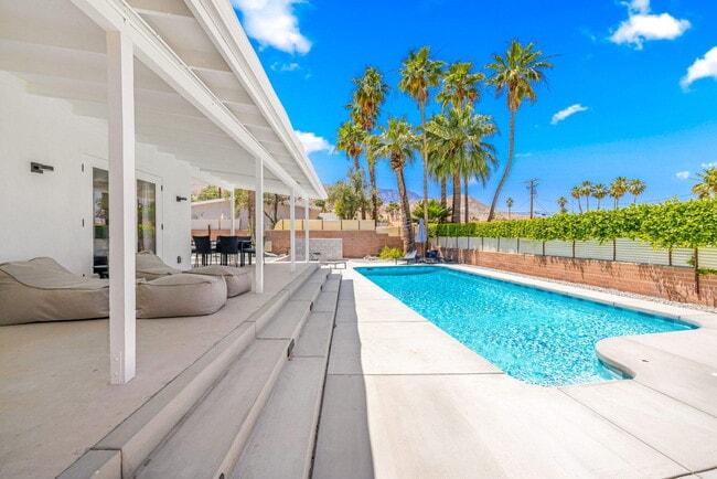 Building Photo - 38951 Bel Air Dr