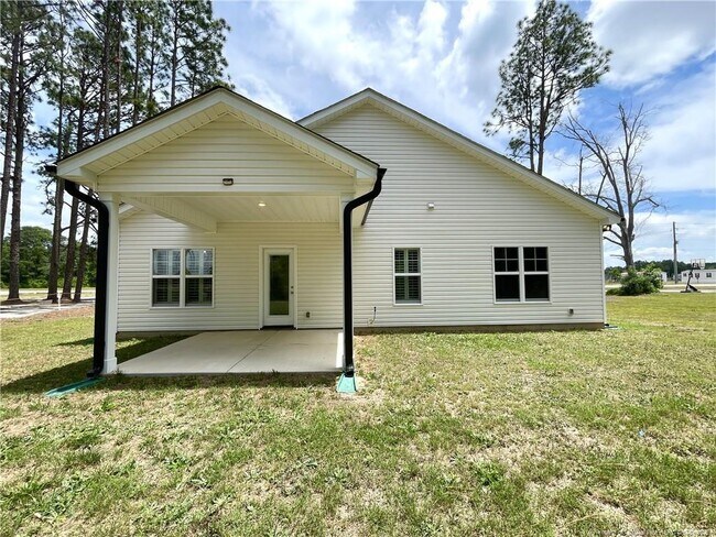 Building Photo - 5177 Maxwell Rd