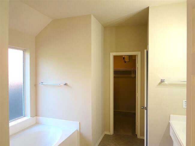 Building Photo - 21710 Grand Hollow Ln