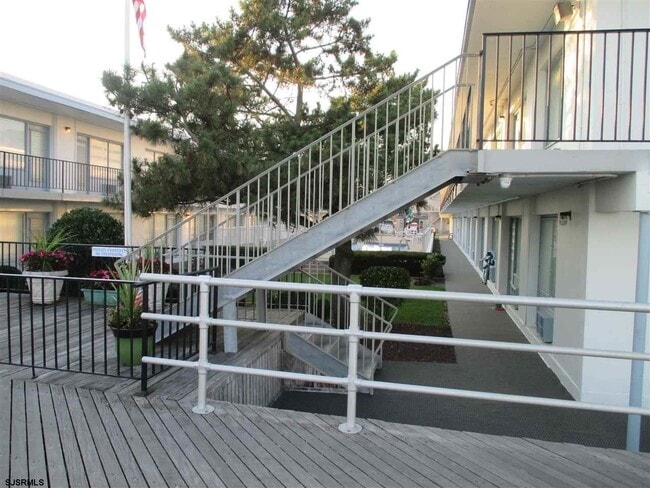 Building Photo - 3501 Boardwalk
