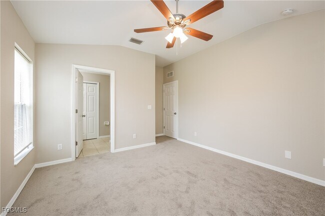 Building Photo - 458 Westdale Ave