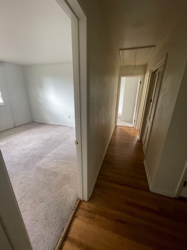 Building Photo - 3BR Ranch House for Rent in Upper St. Clai...