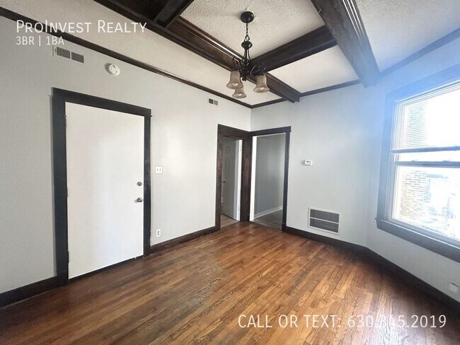 Building Photo - 4356 S Wells St