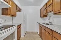 Building Photo - Beautiful 2/2 Condo close to the Orlando I...