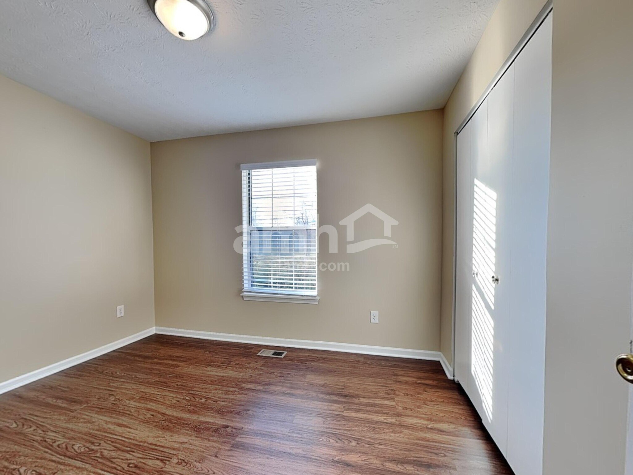 Building Photo - 420 Randy Ln