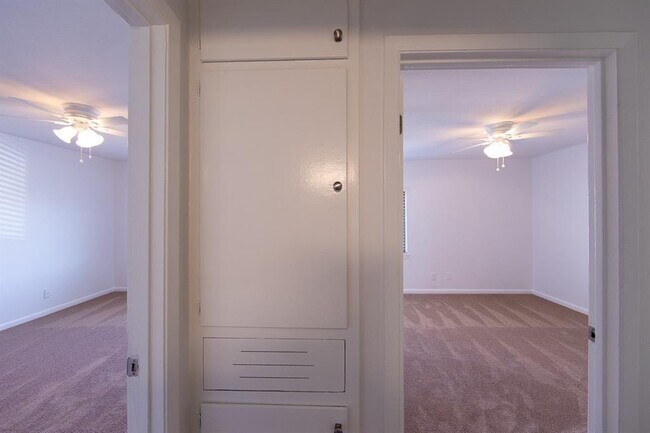 Building Photo - 5506 Grover Ave