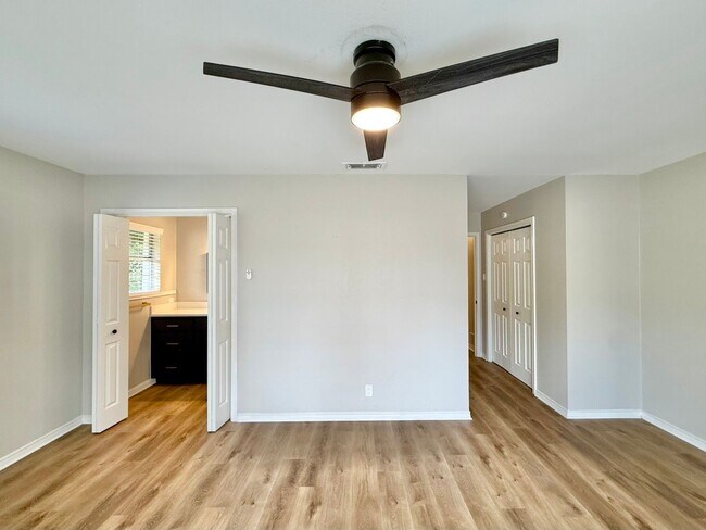 Building Photo - Tour today! Stunning 4-bedroom, 2-bath bea...