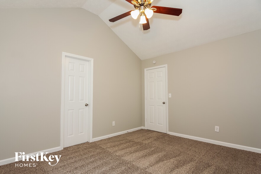 Building Photo - 222 Brenda Ellen Dr