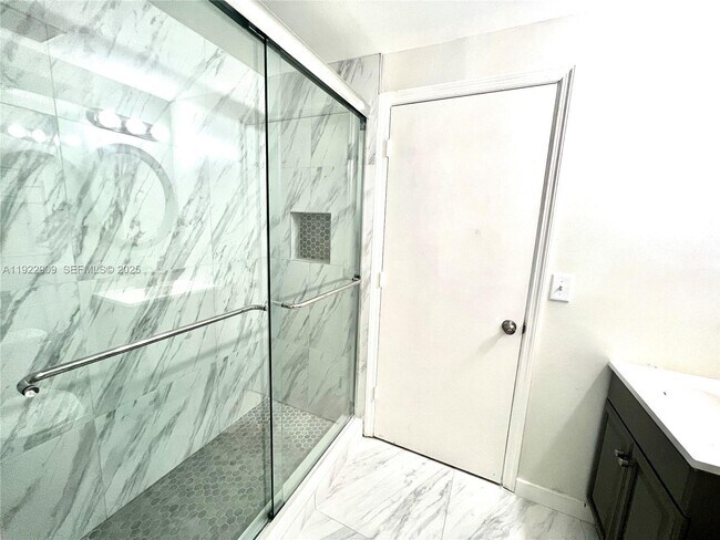 Building Photo - 1816 Salerno Cir