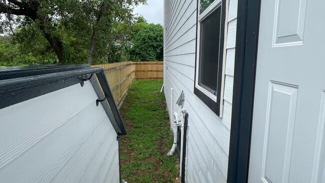 Building Photo - Fall in Love with This Beautiful 3-Bed Home