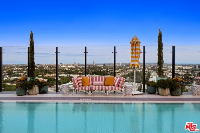 Building Photo - 8420 W Sunset Blvd