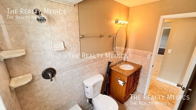 Building Photo - 6421 Undine Way