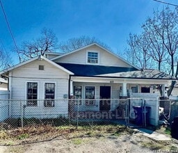 Building Photo - 622 S Navidad St