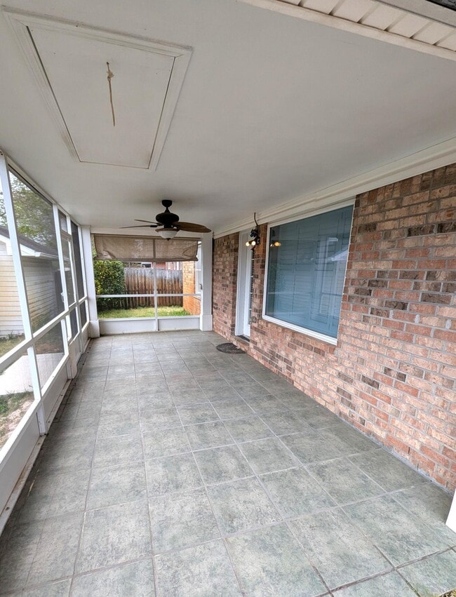 Building Photo - 9475 Pine Lily Ct