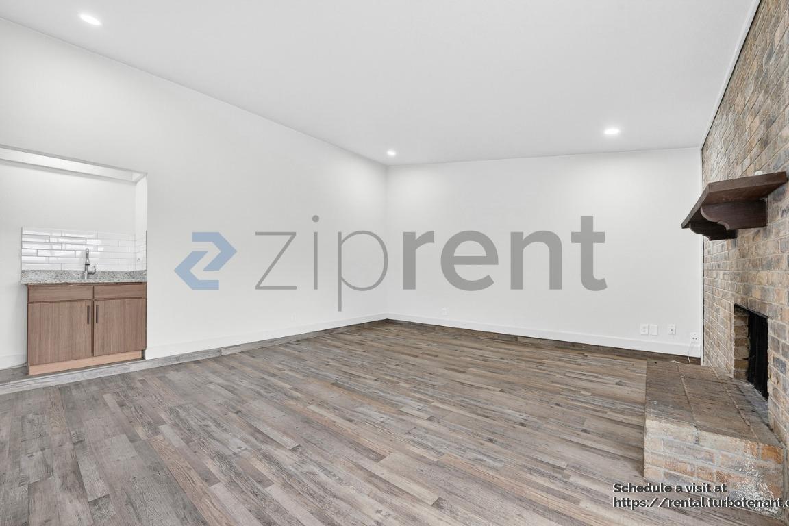 Building Photo - 2505 Clearwood Dr