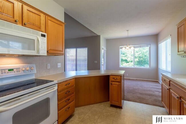Building Photo - 1007 Woodview Dr