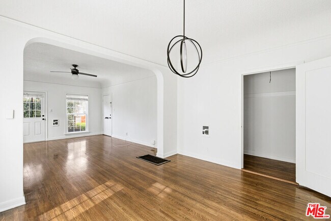 Building Photo - 1357 Cloverdale Ave