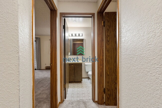 Building Photo - 2 BED & 2 BATH CONDO FOR RENT