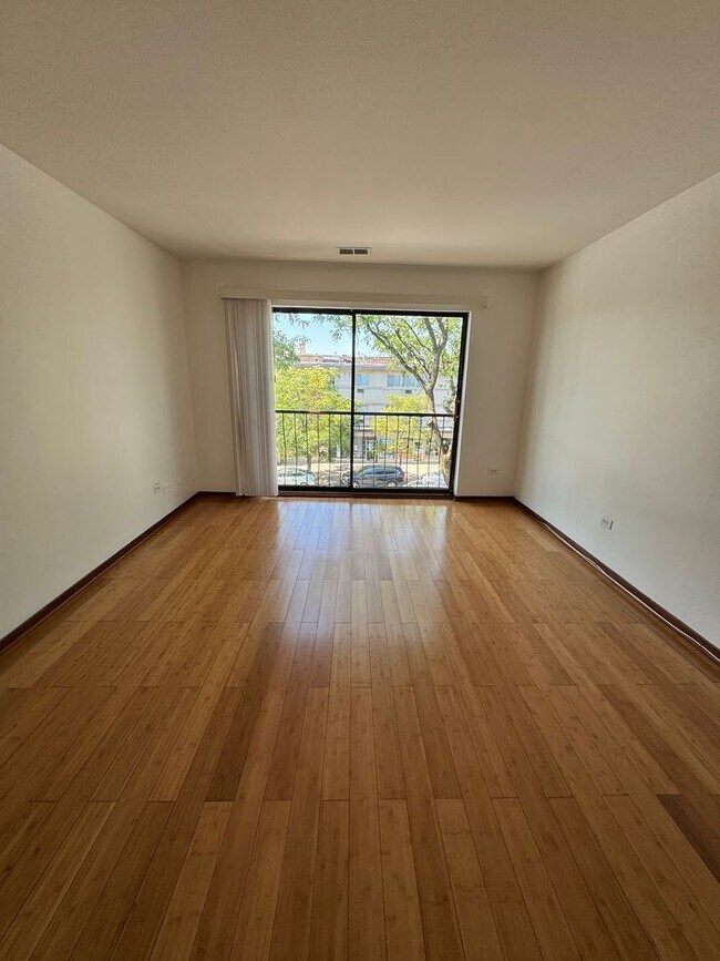 Building Photo - Spacious 2BR Townhome in West Ridge – 1,80...