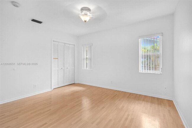 Building Photo - 3441 N Hills Dr