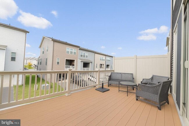 Building Photo - 8642 Satinwood Dr