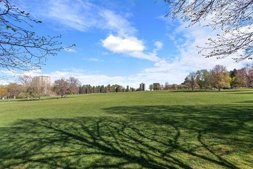 Building Photo - Walk to Cheeseman from this Large 1 Bed 1 ...