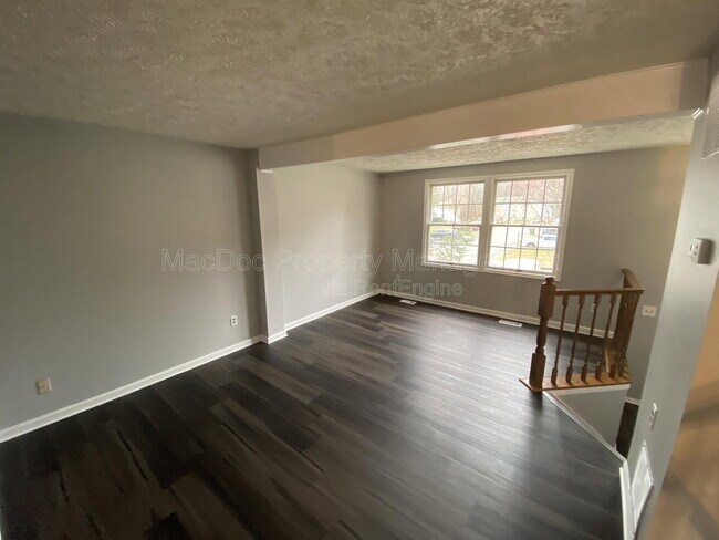 Building Photo - 300 Cross Ridge Ct