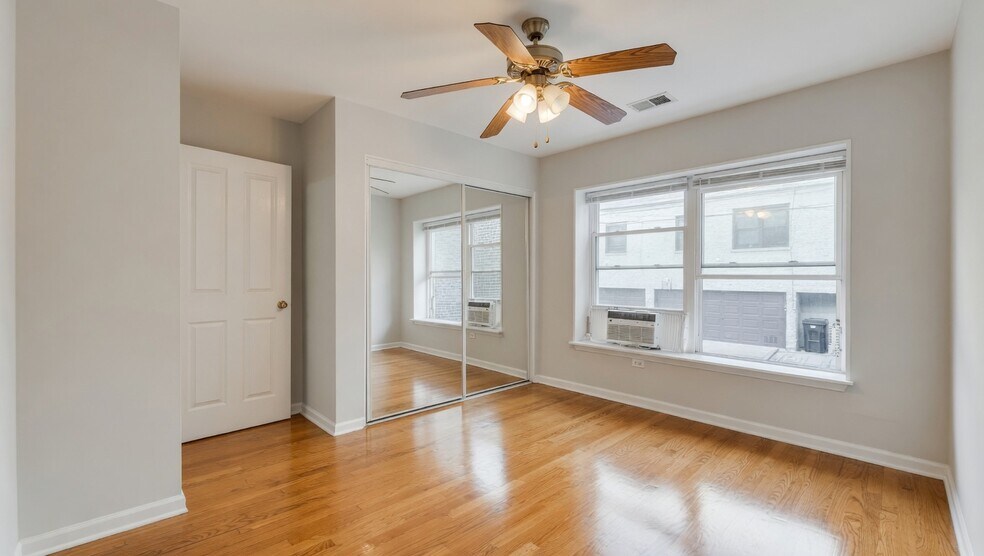 Building Photo - 6535 N Mozart St