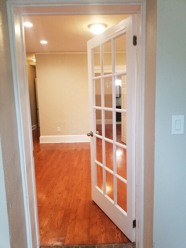 Building Photo - 108 Park Ave