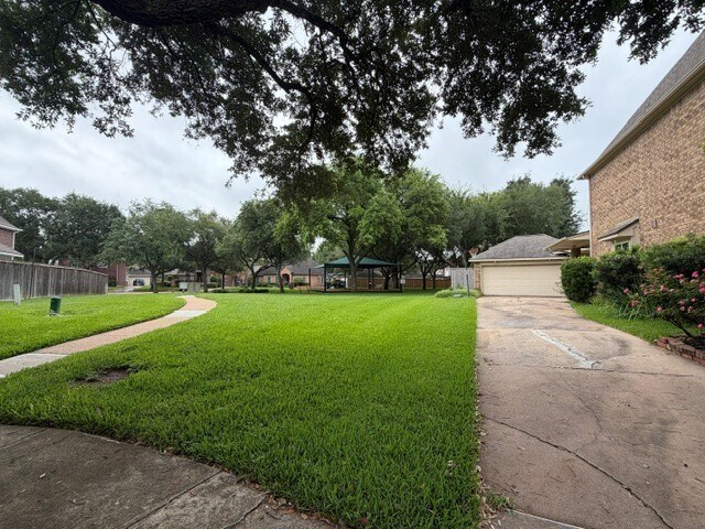 Building Photo - 16811 Willow Bend Ct