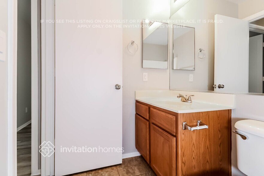 Building Photo - 25586 W St Catherine Ave