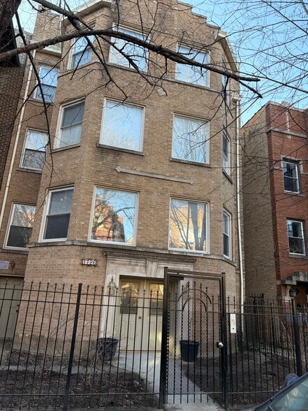 Building Photo - 7726 N Paulina St #1