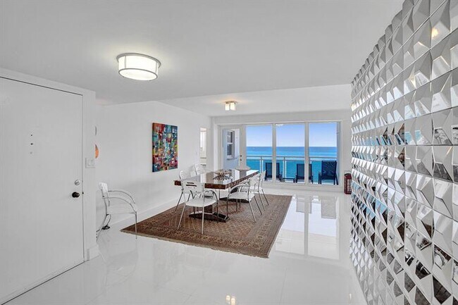 Building Photo - 3430 Galt Ocean Dr