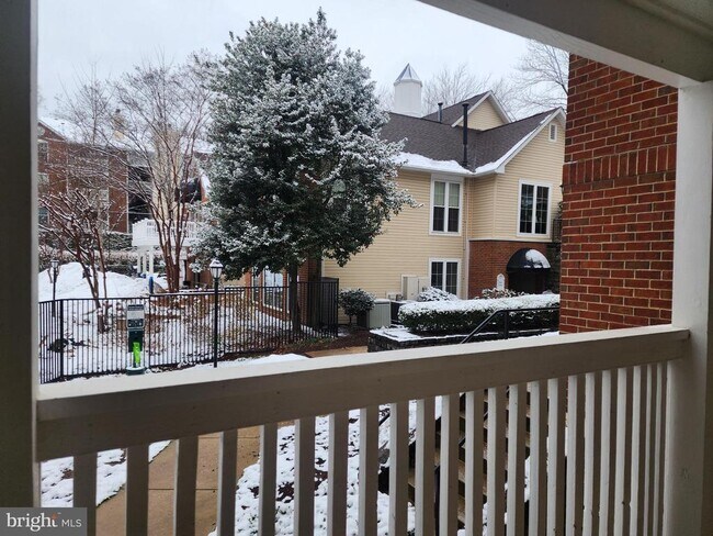 Building Photo - 1504 Lincoln Way