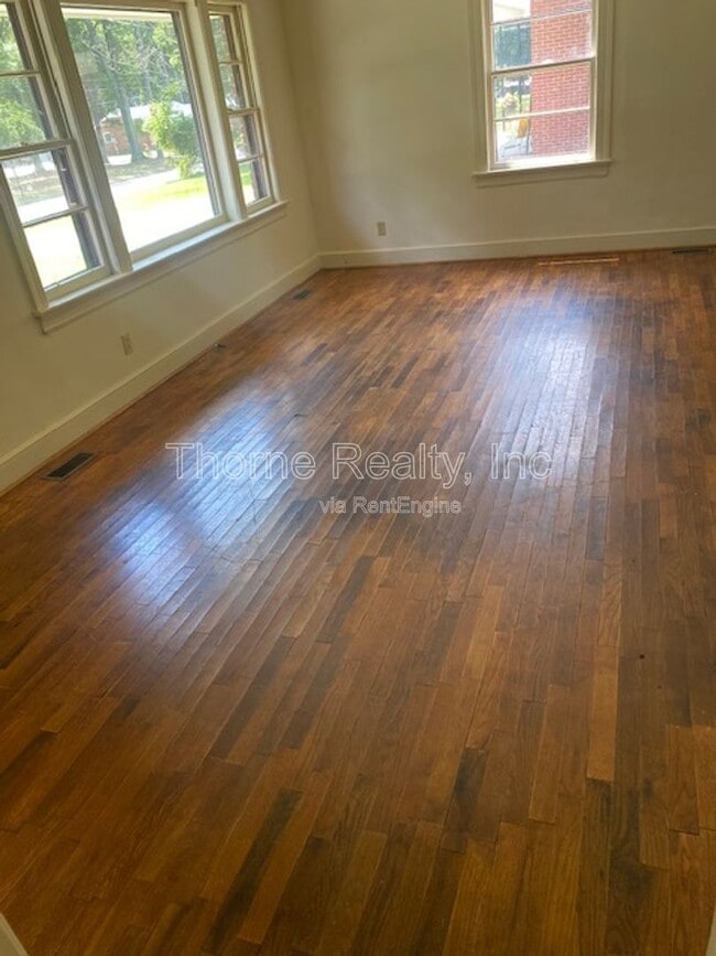 Building Photo - 2008 Beverly Rd