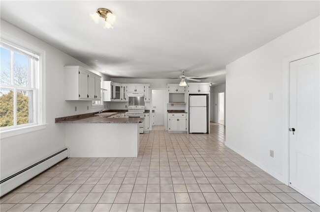 Building Photo - 686 Hope St