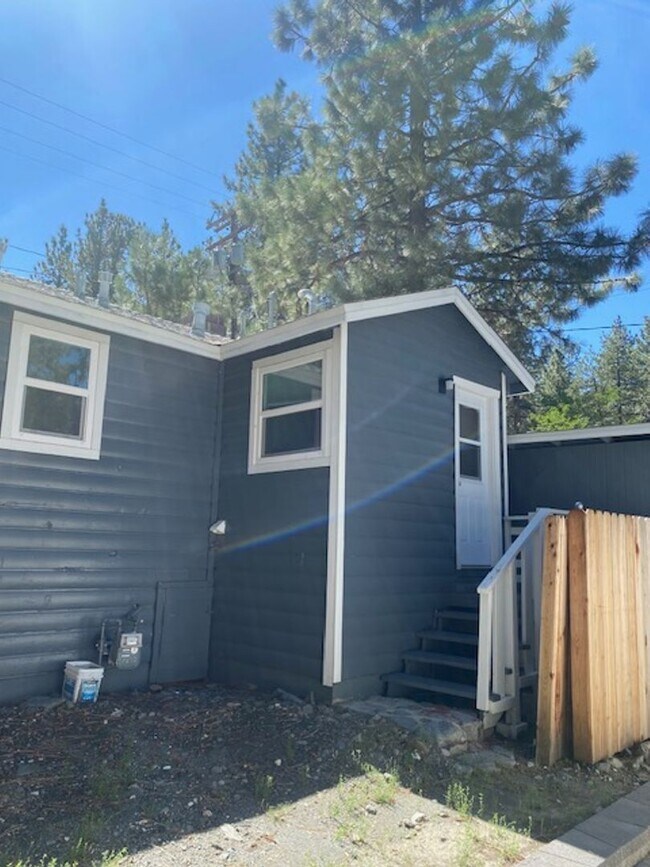 Building Photo - WRIGHTWOOD HOME
