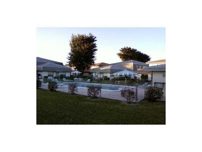 Building Photo - 8833 NW 28th Dr