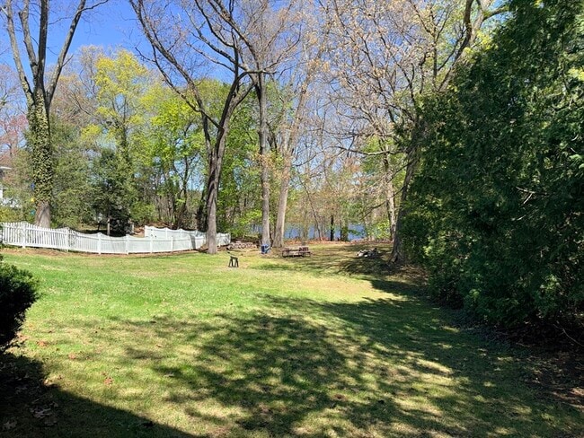 Building Photo - 28 Robinhood Rd